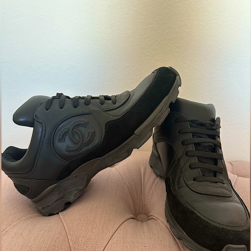 CHANEL black leather sneakers - Picture 1 of 9